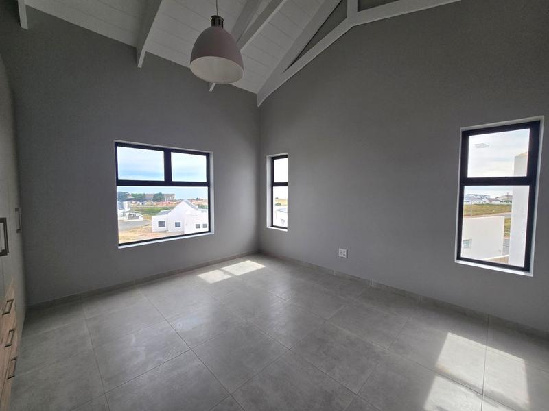 4 Bedroom Property for Sale in Da Gama Bay Western Cape